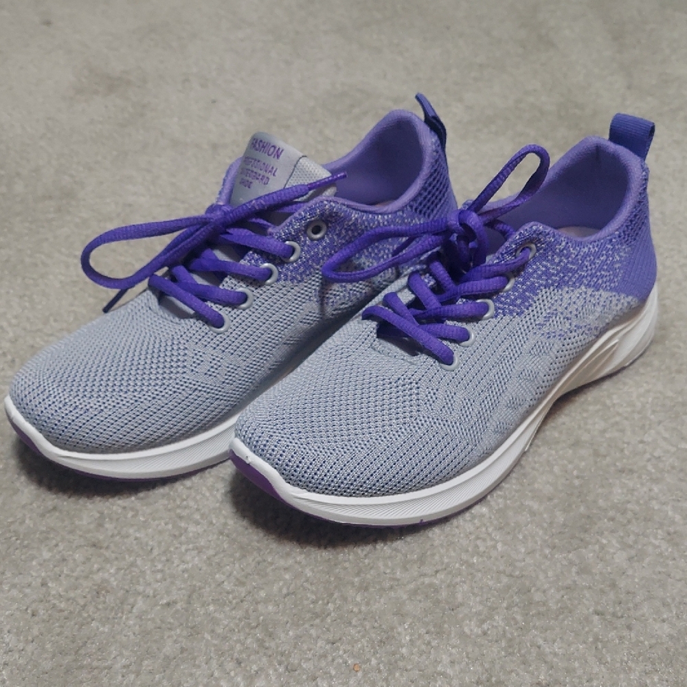 Lavender Women's Gomelly Sneakers Size 8 NWOT